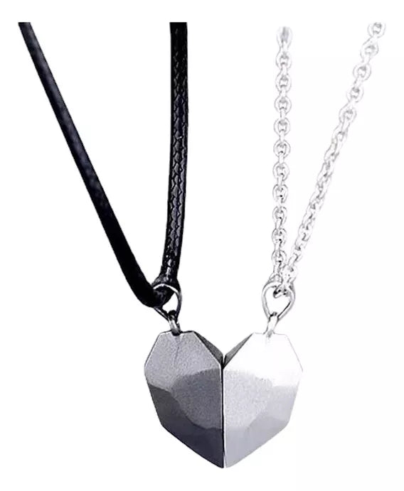 Collar De Pareja Corazón Magnético